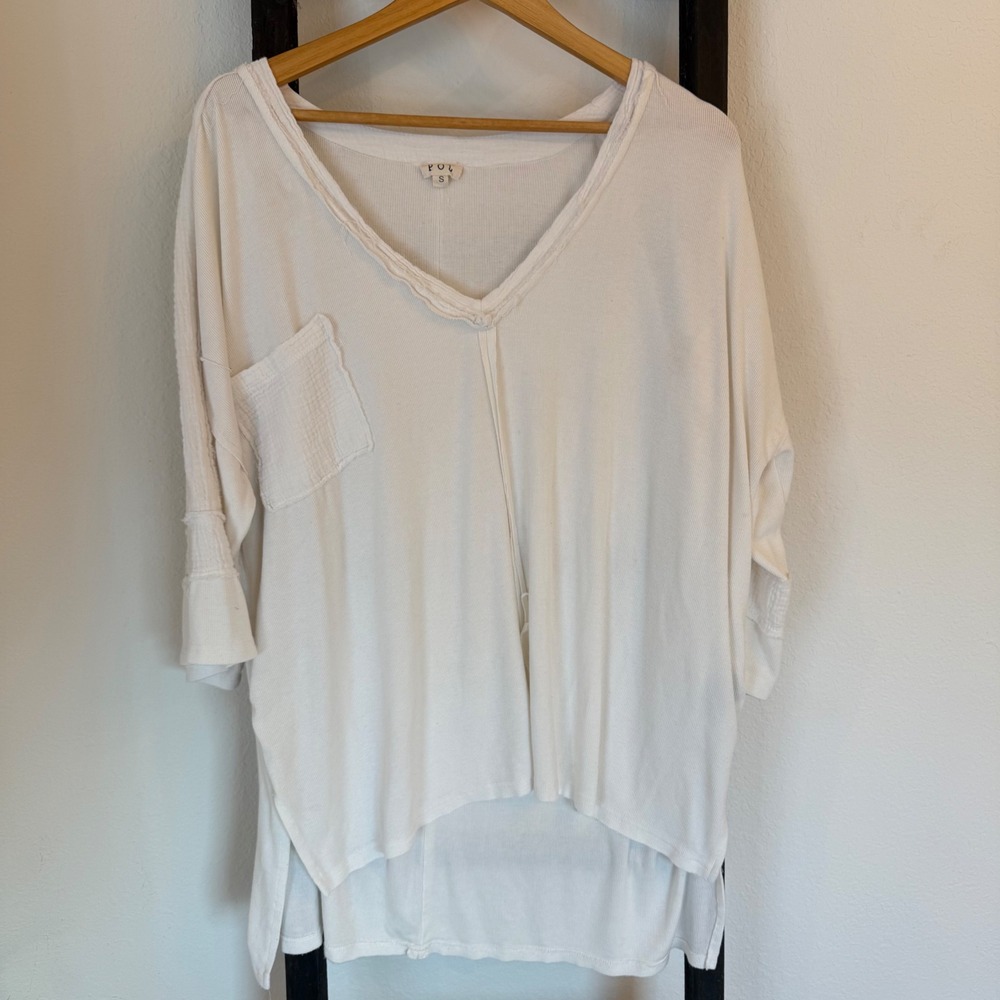 POL White Gauze V Neck Pocket Top Flowy Hi Lowā Hem Boho Blouse Small